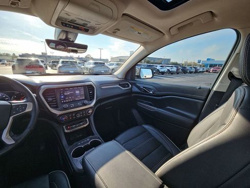 Used 2022 GMC Acadia Denali w/ Denali Ultimate Package image 11