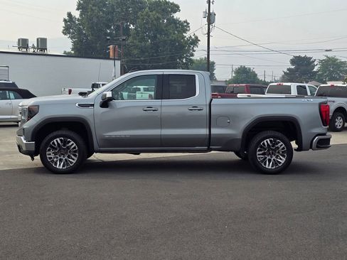 Used 2023 GMC Sierra 1500 SLE image 2