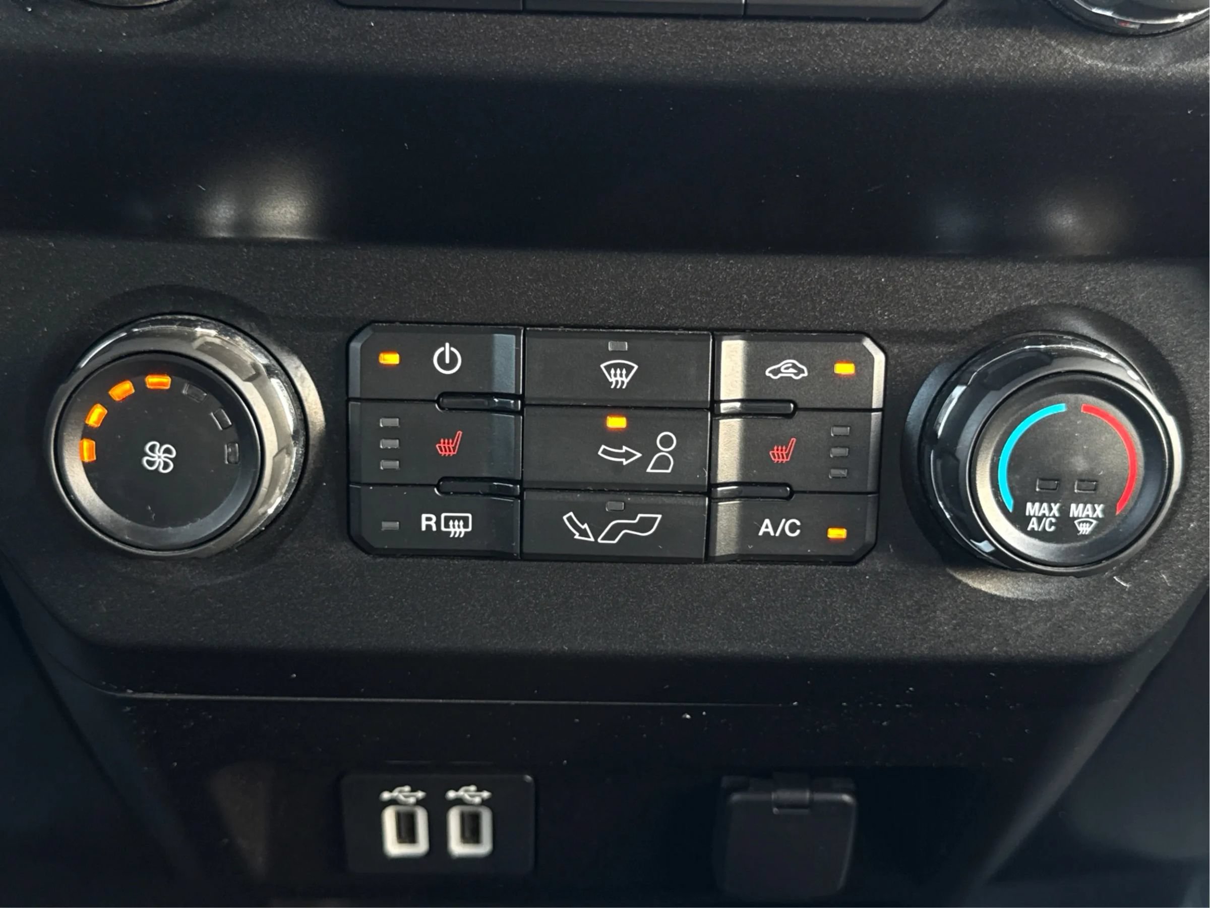 Used 2020 Ford F150 XLT w/ Equipment Group 302A Luxury AWD/4WD image 29