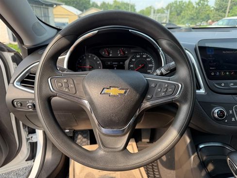 Used 2021 Chevrolet Malibu LT FWD image 20