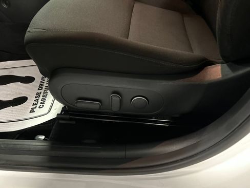Used 2024 Hyundai Kona SEL FWD image 11