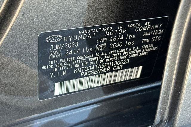 Used 2023 Genesis G70 2.0T w/ Sport Prestige Package RWD image 28