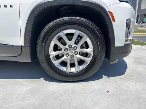 Used 2022 Chevrolet Traverse LS FWD image 13