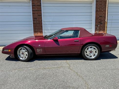 Used 1993 Chevrolet Corvette Convertible RWD image 4