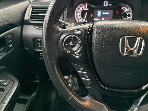 Used 2016 Honda Pilot Touring image 28