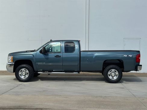 Used 2007 Chevrolet Silverado 2500 LT w/ 2LT Audio Package image 2