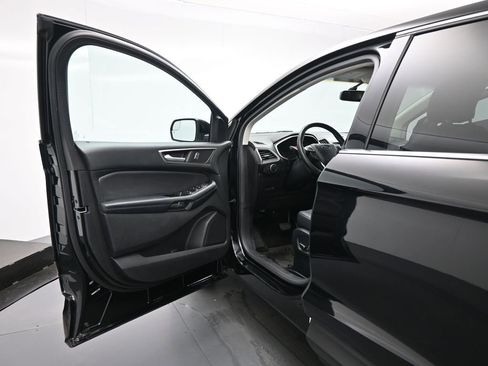 Used 2016 Ford Edge SEL image 9