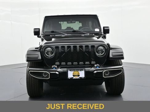 Used 2021 Jeep Wrangler Unlimited Sahara AWD/4WD image 3