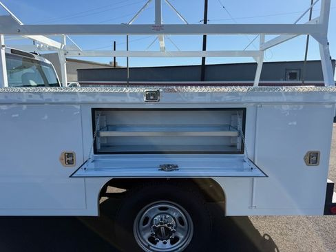 New 2026 Ford F350 XL w/ XL Chrome Package RWD image 13