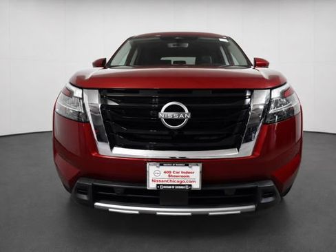 Used 2024 Nissan Pathfinder SL AWD/4WD image 2
