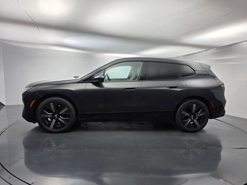 Used 2024 BMW iX xDrive50 w/ Sport Package AWD/4WD image 4