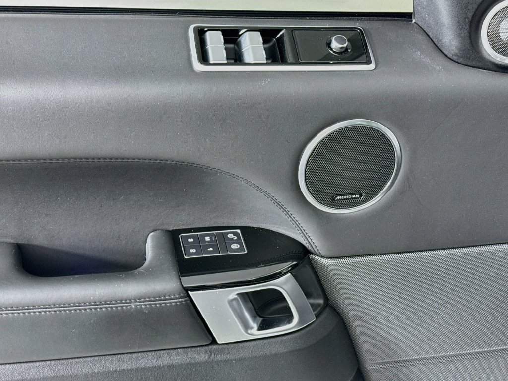 Certified 2019 Land Rover Range Rover Sport HST AWD/4WD image 19