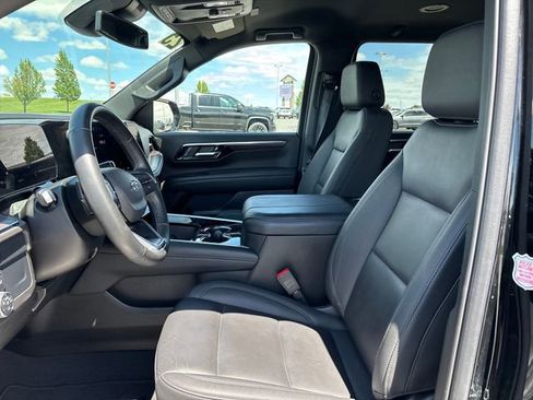 Certified 2025 Chevrolet Suburban Z71 AWD/4WD image 9