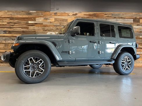 New 2026 Jeep Wrangler Sahara w/ Technology Group image 59