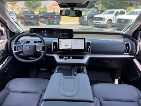 New 2027 Ford Expedition Active AWD/4WD image 2