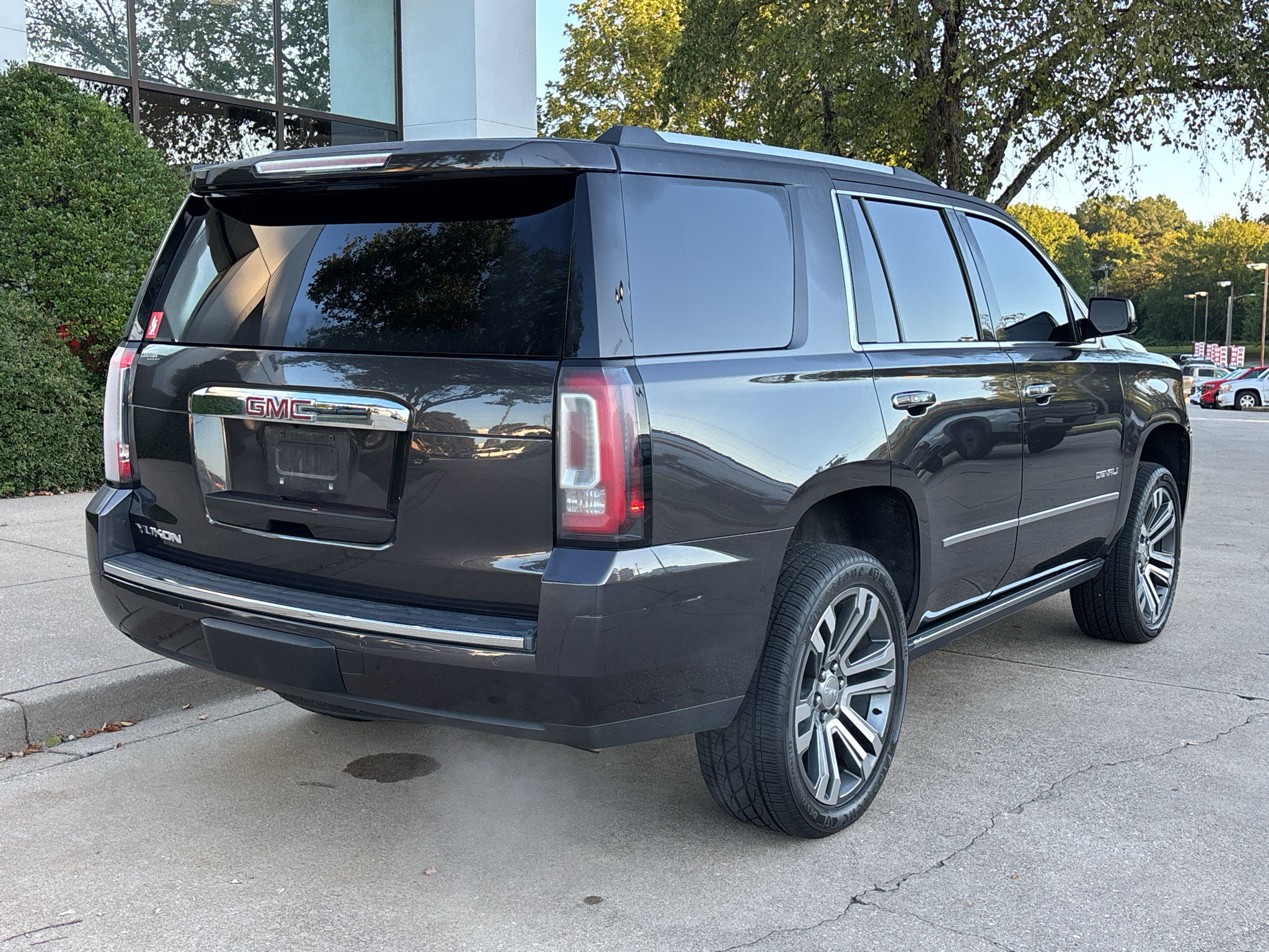 Used 2018 GMC Yukon Denali w/ Denali Ultimate Package RWD image 8