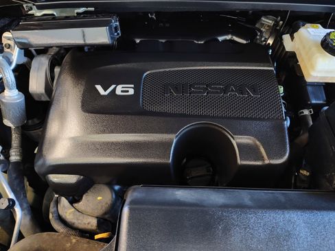 Used 2017 Nissan Pathfinder Platinum FWD image 31