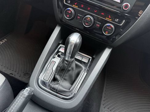 Used 2016 Volkswagen Jetta SEL Premium FWD image 27