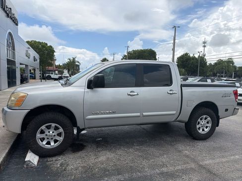 Used 2007 Nissan Titan SE AWD/4WD image 13