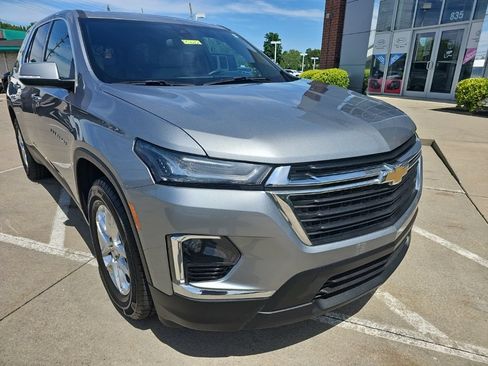 Used 2023 Chevrolet Traverse LS FWD image 4