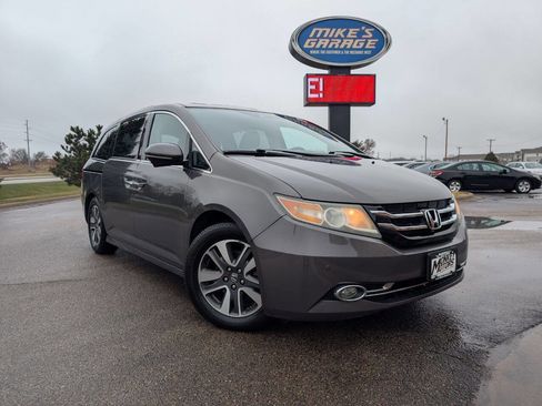 Used 2014 Honda Odyssey Touring image 2