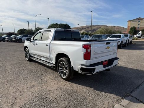 Used 2023 Chevrolet Silverado 1500 High Country w/ Z71 Off-Road Package AWD/4WD image 7