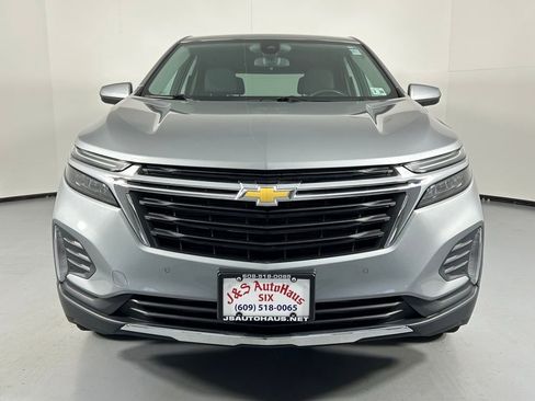 Used 2023 Chevrolet Equinox LT image 2