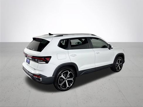New 2026 Volkswagen Taos SEL AWD/4WD image 6