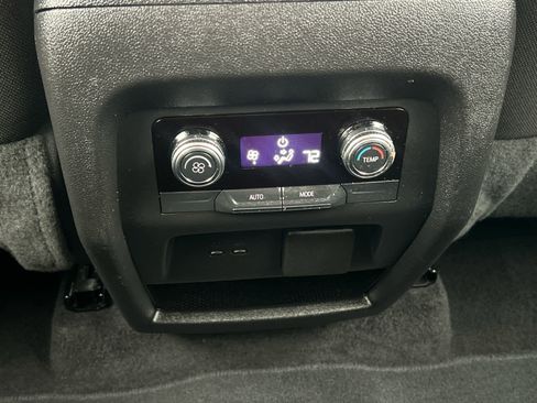 Used 2025 GMC Acadia Elevation image 13