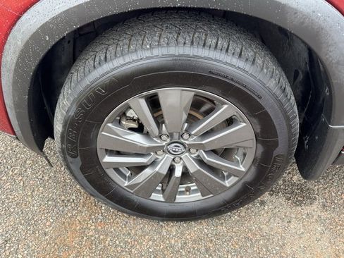 Used 2023 Nissan Pathfinder SV image 8