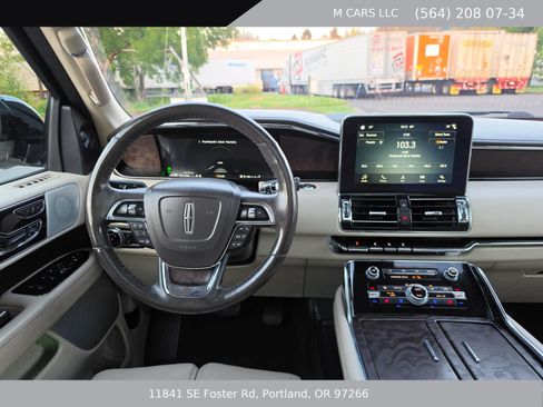 Used 2018 Lincoln Navigator L Reserve w/ Technology Package AWD/4WD image 14