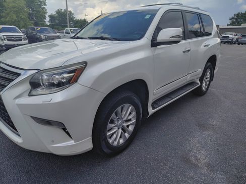 Used 2014 Lexus GX 460 image 4