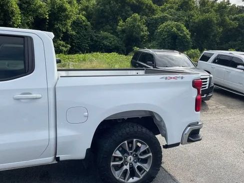 Used 2020 Chevrolet Silverado 1500 LT w/ All-Star Edition AWD/4WD image 3