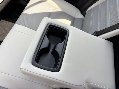 Used 2020 Toyota RAV4 Limited FWD image 44