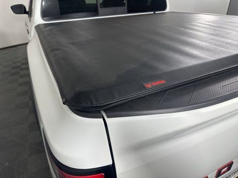 Used 2022 Nissan Frontier PRO-4X w/ Technology Package image 12