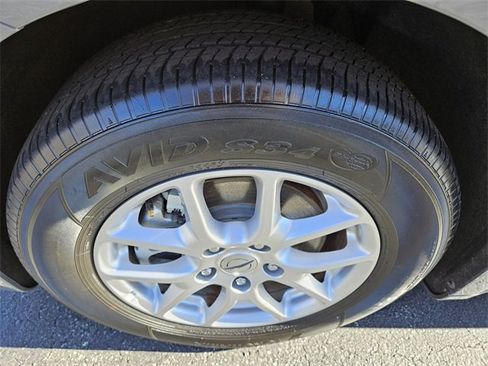 Used 2023 Chrysler Pacifica Touring-L image 18