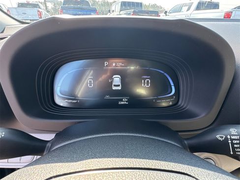 Used 2024 Hyundai Venue SEL image 28