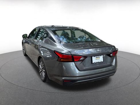 Used 2025 Nissan Altima 2.5 SV FWD image 5