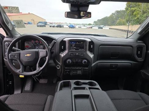 Used 2025 Chevrolet Silverado 2500 Custom w/ Z71 Off-Road Package AWD/4WD image 16