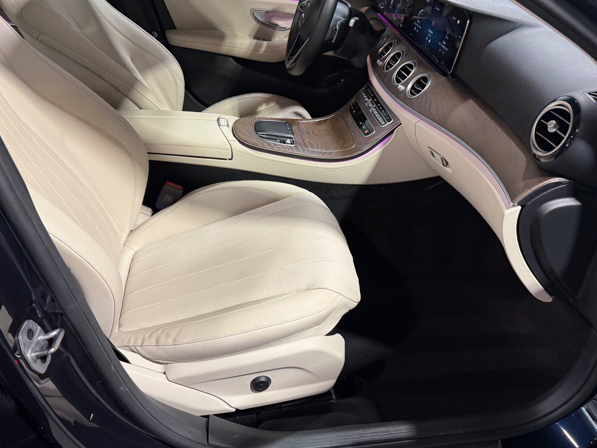 Used 2023 Mercedes-Benz E 350 4MATIC Sedan w/ Premium Package image 49