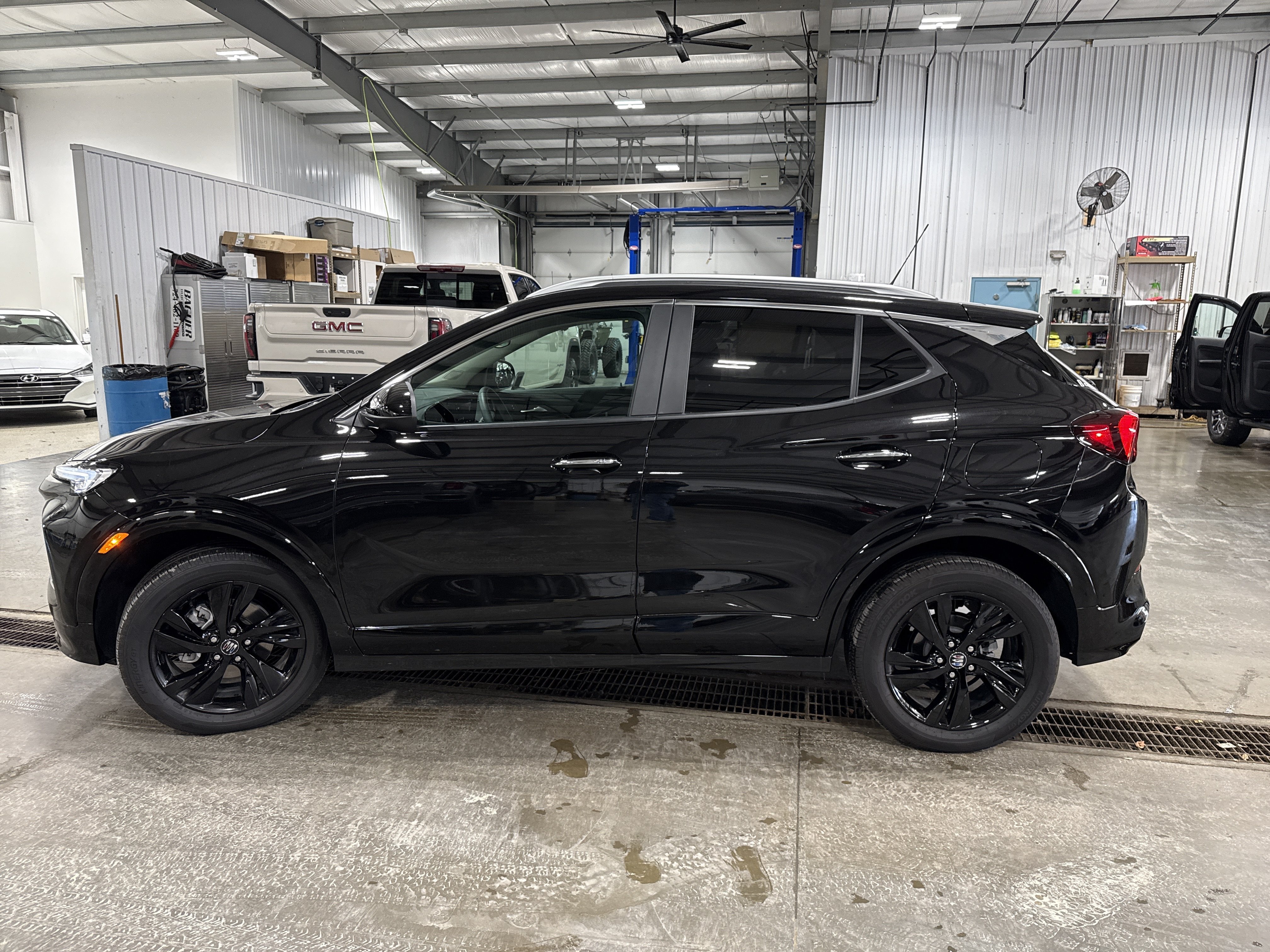 Used 2024 Buick Encore GX Sport Touring w/ Comfort Package AWD/4WD image 5