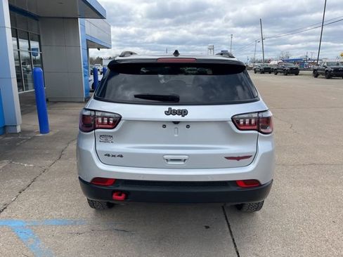 Used 2025 Jeep Compass Trailhawk AWD/4WD image 4