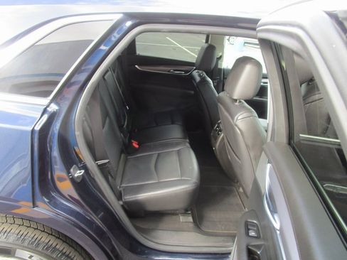 Used 2017 Cadillac XT5 Luxury image 25