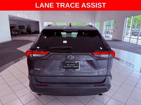 Used 2021 Toyota RAV4 XLE FWD image 6