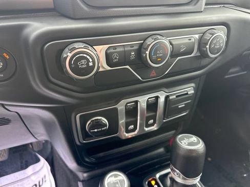 Used 2019 Jeep Wrangler Sport AWD/4WD image 21