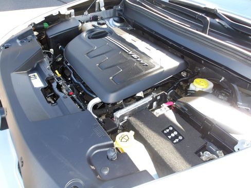 Used 2017 Jeep Cherokee Latitude w/ Comfort/Convenience Group AWD/4WD image 22