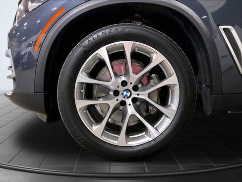 Used 2022 BMW X5 xDrive40i w/ Premium Package AWD/4WD image 11