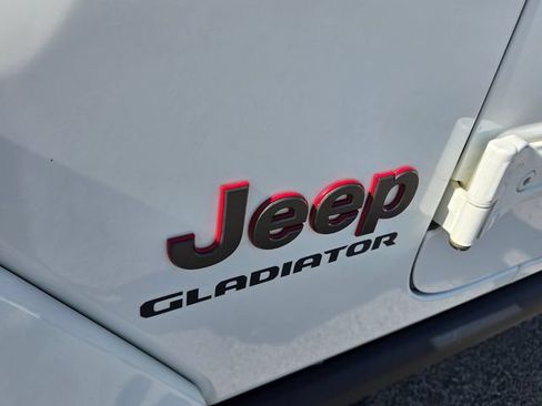 Used 2020 Jeep Gladiator Rubicon AWD/4WD image 19