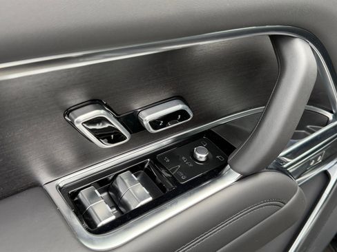 New 2026 Land Rover Range Rover SE AWD/4WD image 13