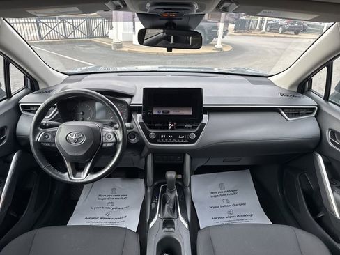 Used 2023 Toyota Corolla Cross LE image 19